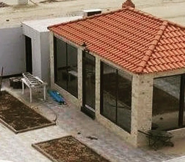 معلم تركيب  قرميد صيانة وتركيب في جدة